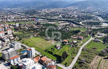 Güzelbahçe Siteler’de Havuzlu Sitede, Denize Yakın Villa