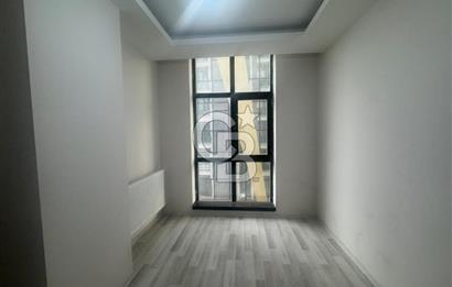 100.YIL BULVARI'NA CEPHE KİRALIK OFİS