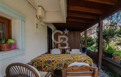 Güzelbahçe Siteler’de Havuzlu Sitede, Denize Yakın Villa