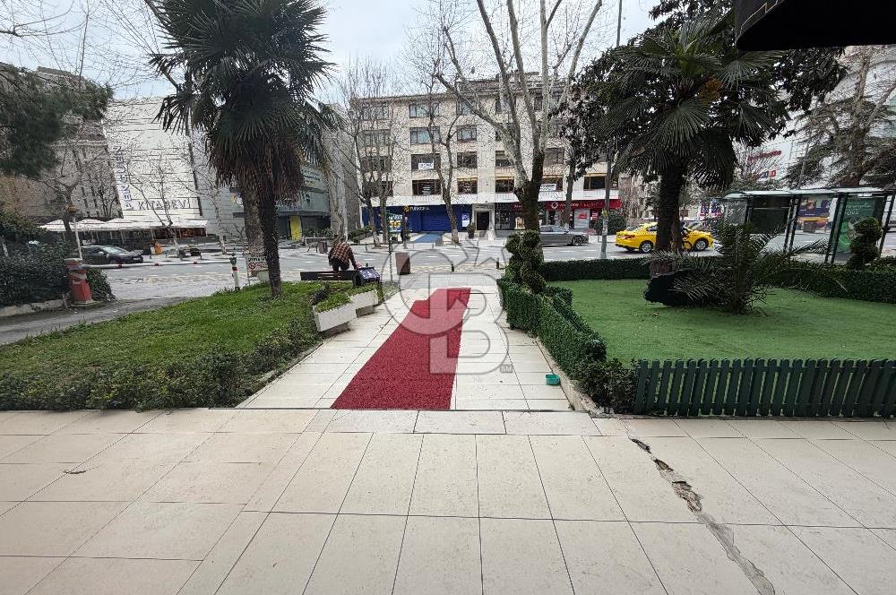 SUADİYE BAĞDAT CADDESİ’NDE TABELA DEĞERİ YÜKSEK KİRALIK İŞYERİ