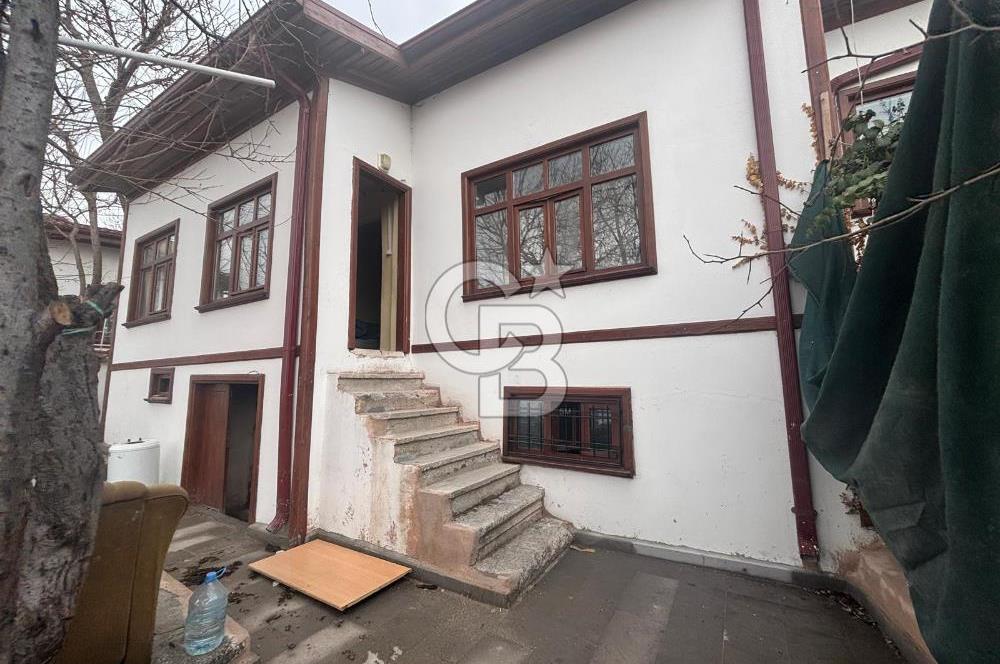 Ankara Kalede Dışı Restore Edilmiş 5+1 Satılık Müstakil Ev