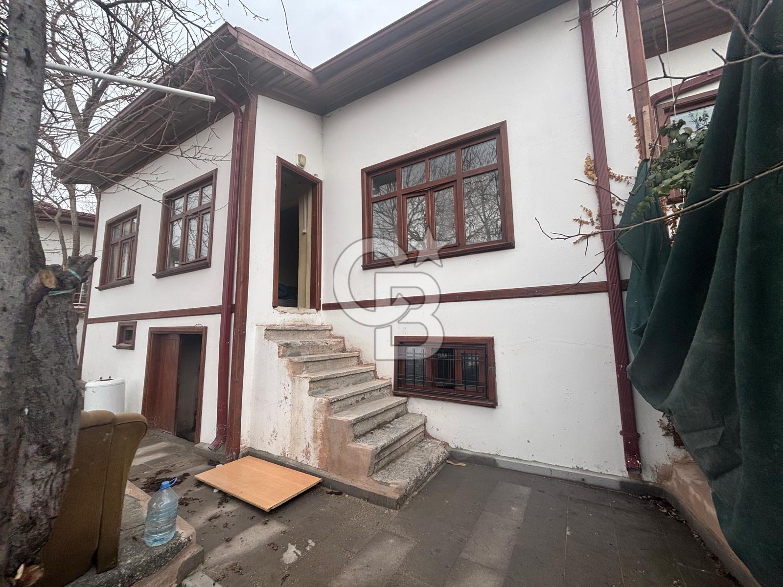 Ankara Kalede Dışı Restore Edilmiş 5+1 Satılık Müstakil Ev