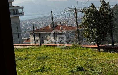 Bayraklı Körfez Mahallesi Kiralık 2+1 Bahçe Katı Daire