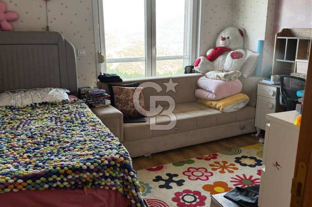 Bayraklı Körfez Mahallesi Kiralık 2+1 Bahçe Katı Daire