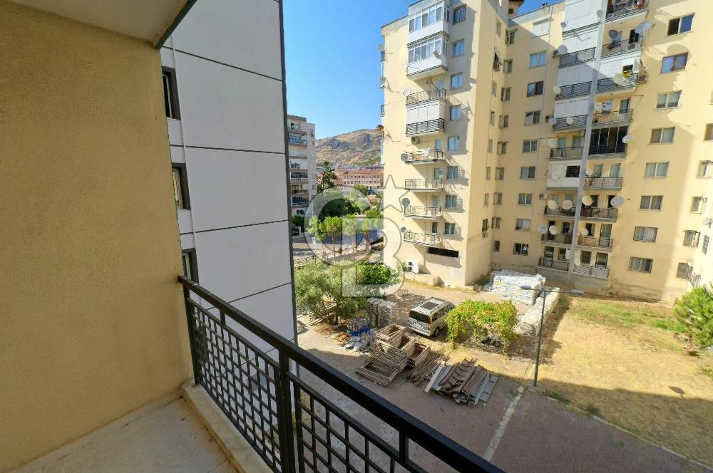 Karşıyaka Zübeydehanım Mah Kapalı Pazar Yeri Yanı Satılık 3+1