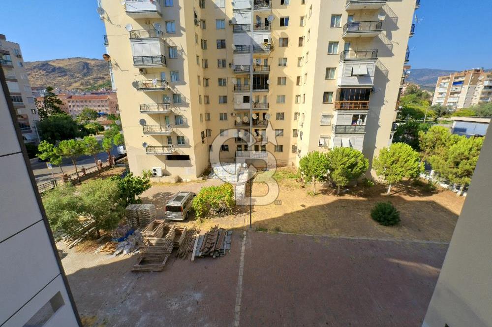 Karşıyaka Zübeydehanım Mah Kapalı Pazar Yeri Yanı Satılık 3+1