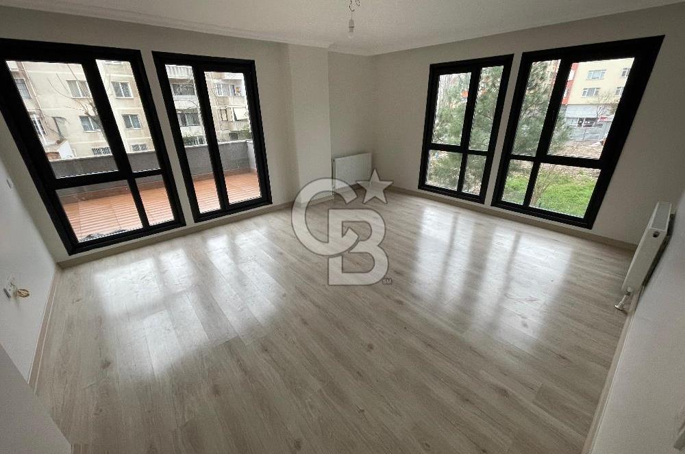 CADDE ÜZERİNDE MARMARAYA 4 DK 90 m2 TERASLI 2+1