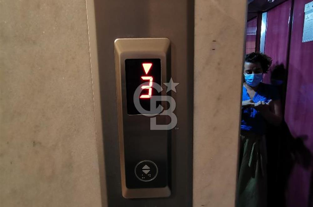 Karşıyaka Zübeydehanım Mah Kapalı Pazar Yeri Yanı Satılık 3+1