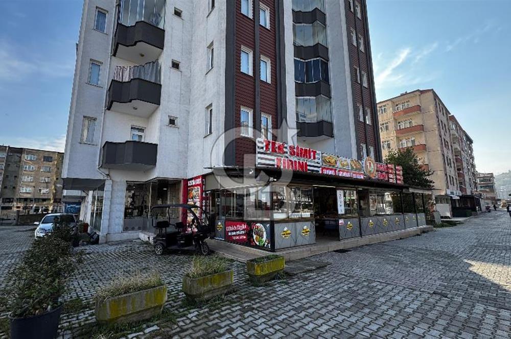 İLÇENİN EN İŞLEK ANA CADDESİNDE DEVREN KİRALIK İŞLETME.