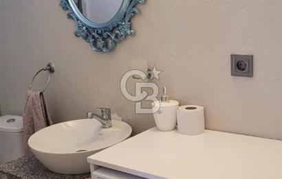 Karaburun Boyabağı'nda Denize Sıfır 2+1 Eşyalı Daire