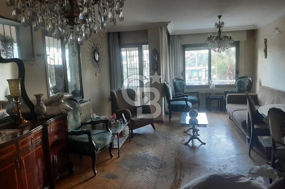 Bostanlının Merkezinde Satılık 3+1 Geniş ve Ferah Daire