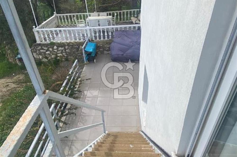 Karaburun Boyabağı'nda Denize Sıfır 2+1 Eşyalı Daire