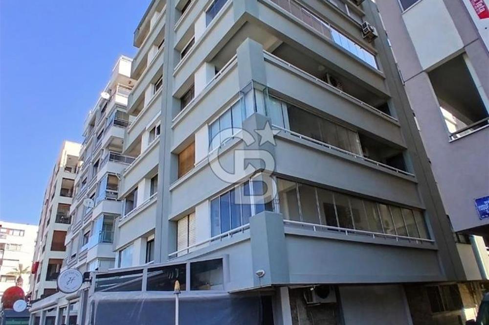 Bostanlının Merkezinde Satılık 3+1 Geniş ve Ferah Daire