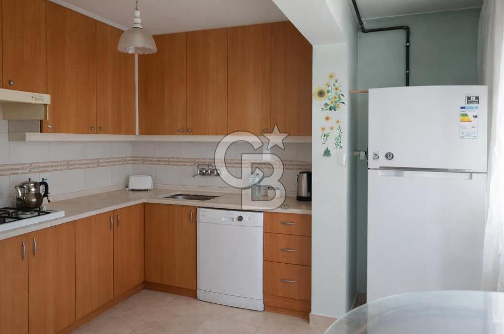 Bostanlının Merkezinde Satılık 3+1 Geniş ve Ferah Daire