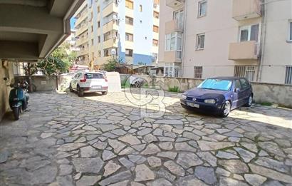 Bostanlının Merkezinde Satılık 3+1 Geniş ve Ferah Daire