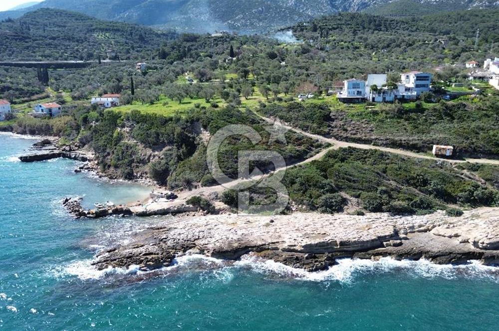 Karaburun Boyabağı'nda Denize Sıfır 2+1 Eşyalı Daire