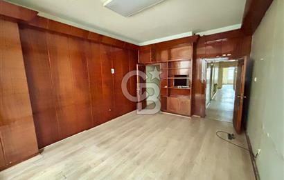 BEYOĞLU BANKALAR CADDESİ'NDE ASANSÖRLÜ 80 M2 KİRALIK OFİS