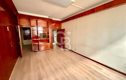 BEYOĞLU BANKALAR CADDESİ'NDE ASANSÖRLÜ 80 M2 KİRALIK OFİS