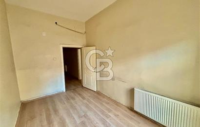 BEYOĞLU BANKALAR CADDESİ'NDE ASANSÖRLÜ 80 M2 KİRALIK OFİS