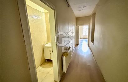 BEYOĞLU BANKALAR CADDESİ'NDE ASANSÖRLÜ 80 M2 KİRALIK OFİS