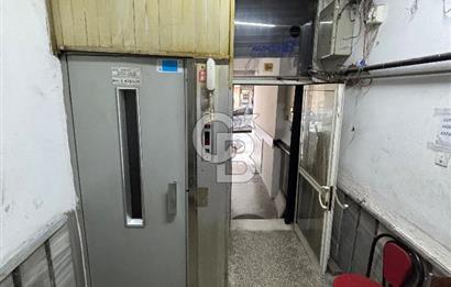 BEYOĞLU BANKALAR CADDESİ'NDE ASANSÖRLÜ 80 M2 KİRALIK OFİS