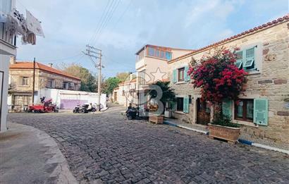 ESKİFOÇA MERKEZDE DENİZE 30 METRE KİRALIK DÜKKAN