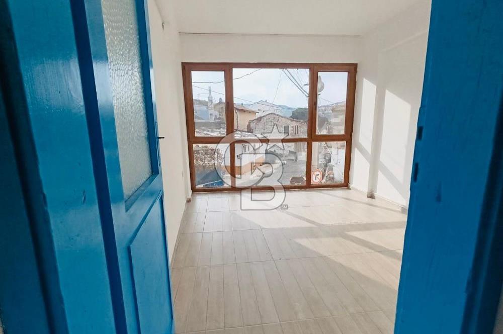 ESKİFOÇA MERKEZDE DENİZE 30 METRE KİRALIK DÜKKAN