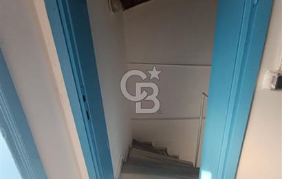 ESKİFOÇA MERKEZDE DENİZE 30 METRE KİRALIK DÜKKAN