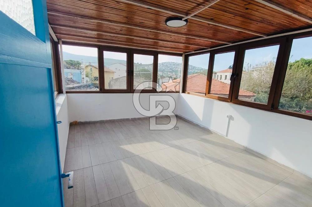 ESKİFOÇA MERKEZDE DENİZE 30 METRE KİRALIK DÜKKAN