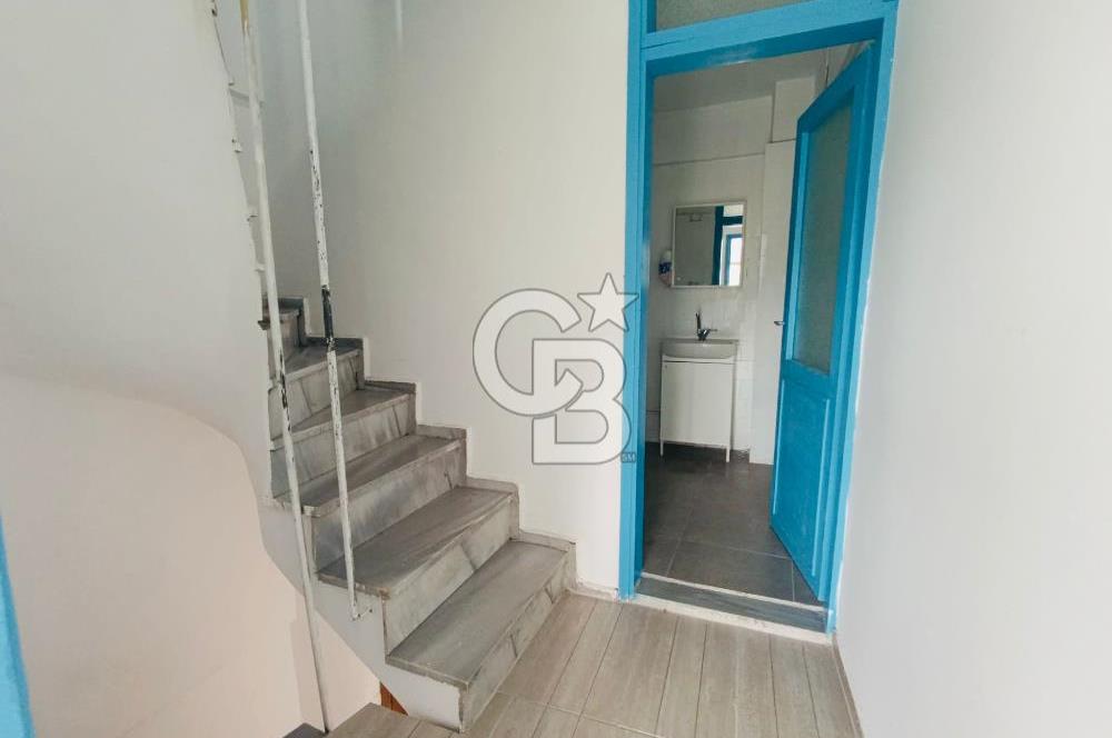 ESKİFOÇA MERKEZDE DENİZE 30 METRE KİRALIK DÜKKAN