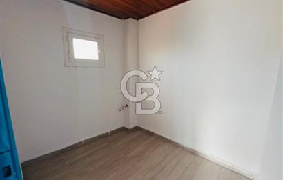 ESKİFOÇA MERKEZDE DENİZE 30 METRE KİRALIK DÜKKAN