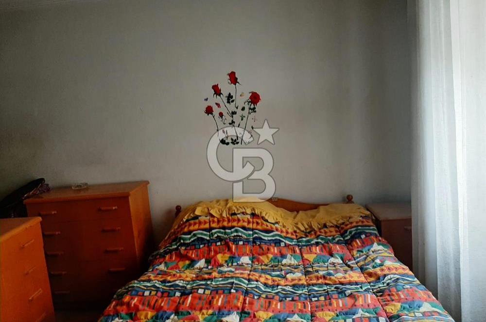 Bostanlının Merkezinde Satılık 3+1 Geniş ve Ferah Daire