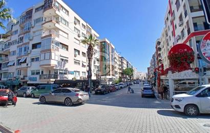 Bostanlının Merkezinde Satılık 3+1 Geniş ve Ferah Daire