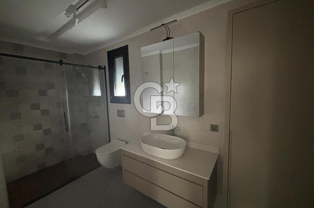 Urla Çeşmealtı Bölgesinde Satılık Yüzme Havuzlu Lüks Villa