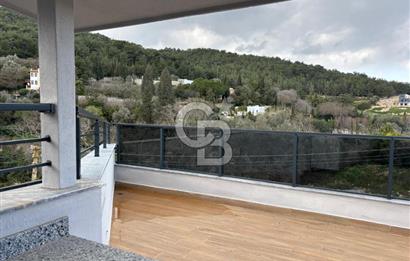 Urla Çeşmealtı Bölgesinde Satılık Yüzme Havuzlu Lüks Villa