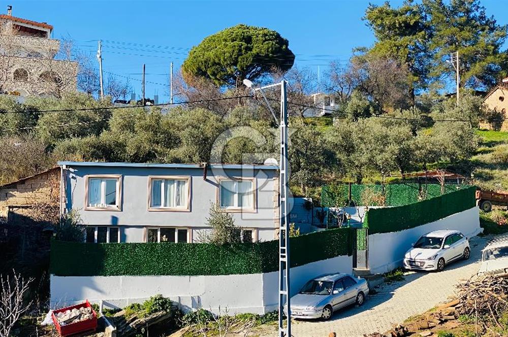 TORBALI HELVACI KÖY MERKEZİNDE MÜSTAKİL TAPULU EV VE ARSASI