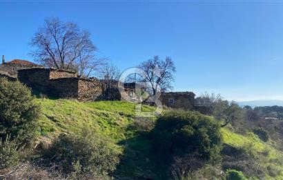 TORBALI HELVACI KÖY MERKEZİNDE MÜSTAKİL TAPULU EV VE ARSASI