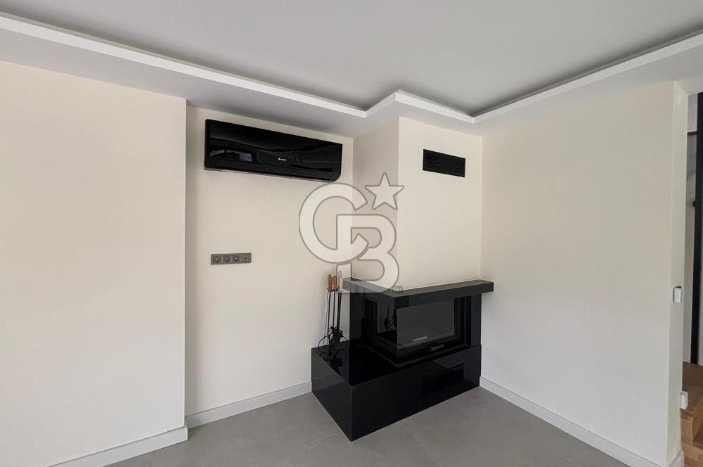 Urla Çeşmealtı Bölgesinde Satılık Yüzme Havuzlu Lüks Villa