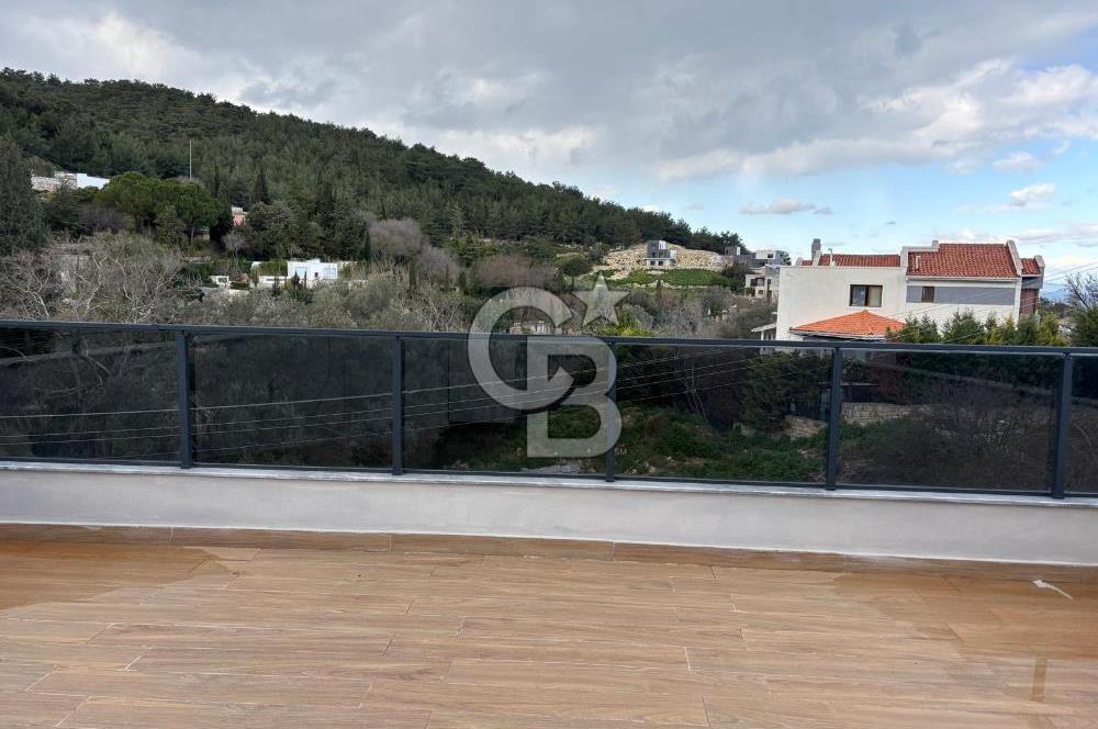 Urla Çeşmealtı Bölgesinde Satılık Yüzme Havuzlu Lüks Villa