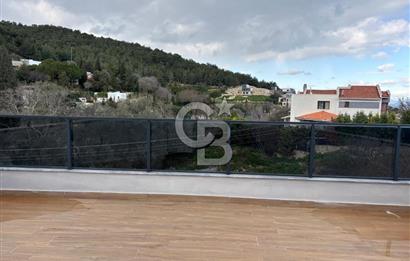 Urla Çeşmealtı Bölgesinde Satılık Yüzme Havuzlu Lüks Villa