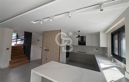 Urla Çeşmealtı Bölgesinde Satılık Yüzme Havuzlu Lüks Villa