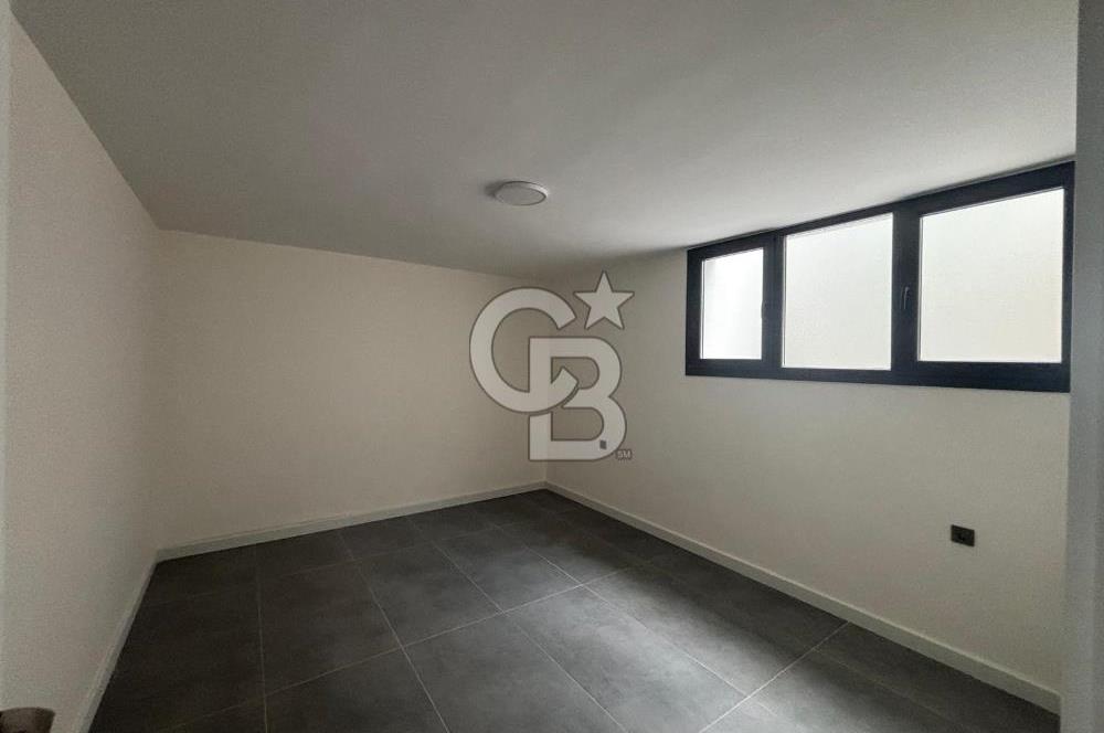 Urla Çeşmealtı Bölgesinde Satılık Yüzme Havuzlu Lüks Villa