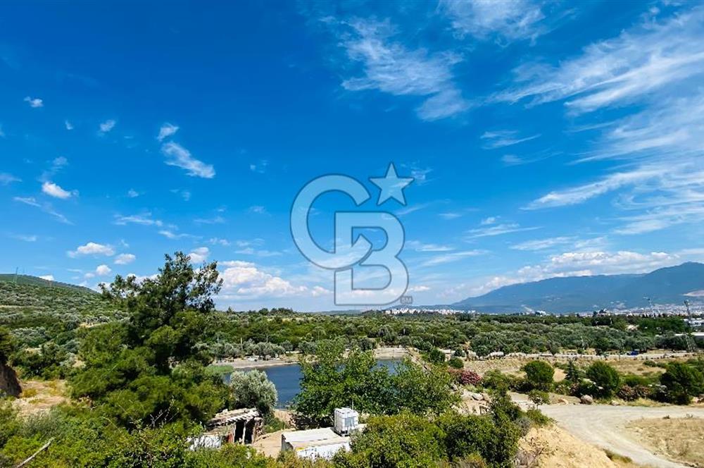 BORNOVA HOMEROS VADİSİNDE GÖLE KOMŞU SATILIK ARSA