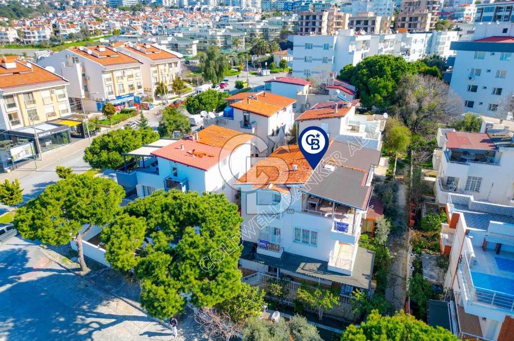 KUŞADASI MARİNADA MÜSTAKİL BAHÇELİ 4+1 VİLLA