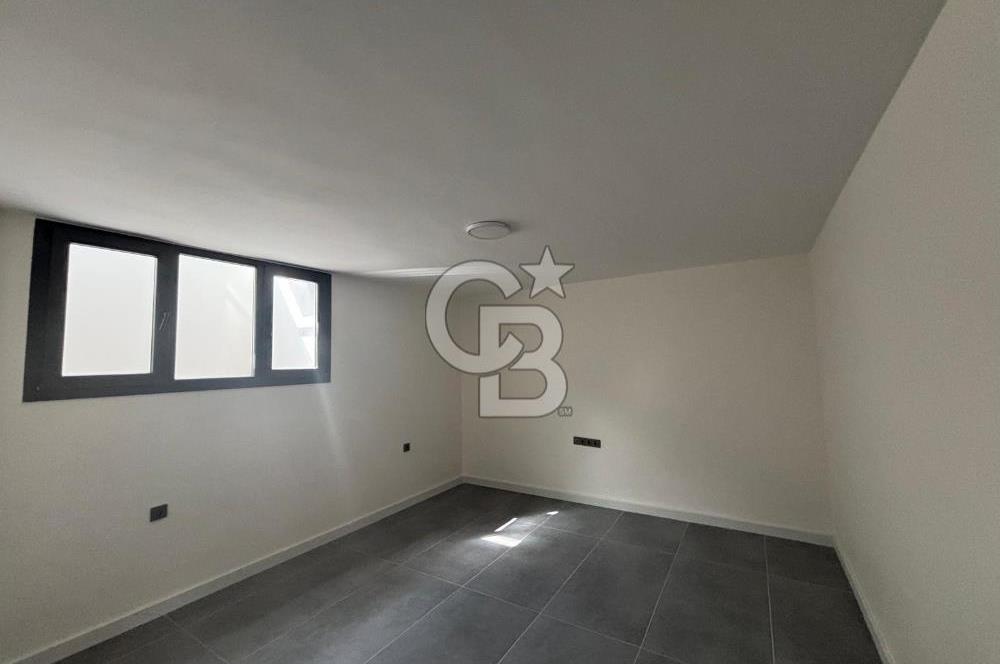 Urla Çeşmealtı Bölgesinde Satılık Yüzme Havuzlu Lüks Villa