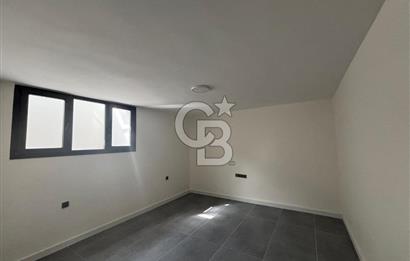 Urla Çeşmealtı Bölgesinde Satılık Yüzme Havuzlu Lüks Villa