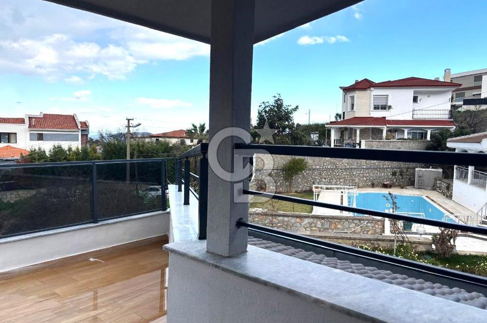 Urla Çeşmealtı Bölgesinde Satılık Yüzme Havuzlu Lüks Villa