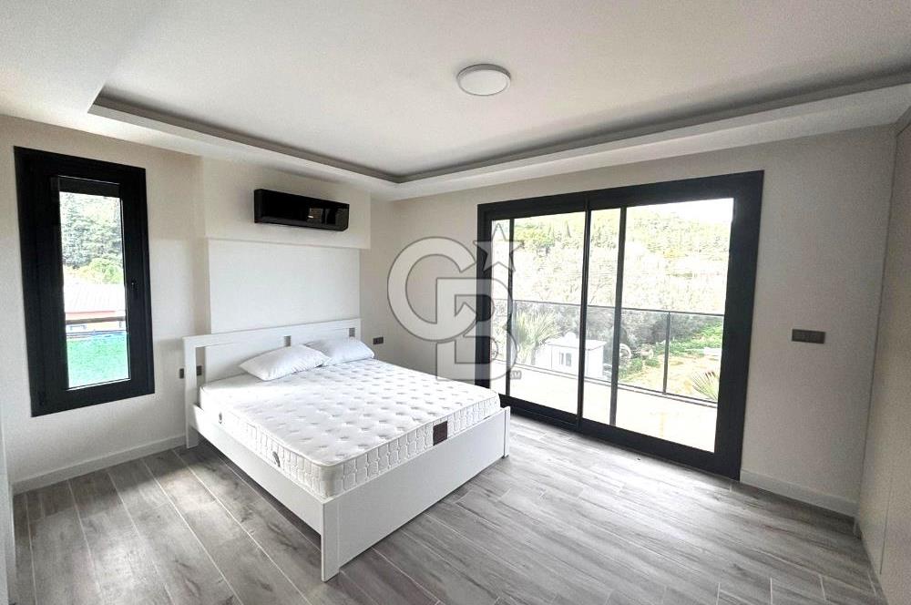 Urla Çeşmealtı Bölgesinde Satılık Yüzme Havuzlu Lüks Villa