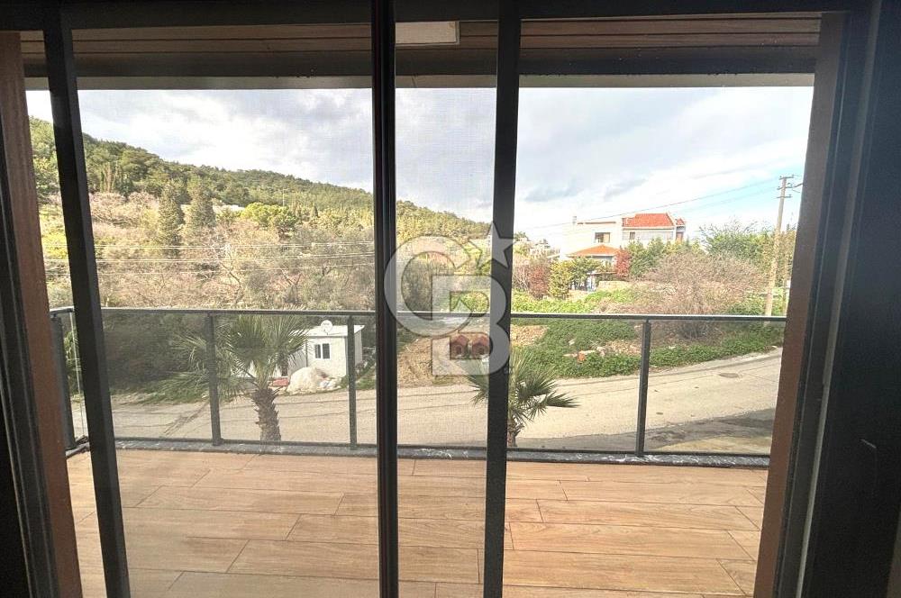 Urla Çeşmealtı Bölgesinde Satılık Yüzme Havuzlu Lüks Villa