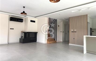 Urla Çeşmealtı Bölgesinde Satılık Yüzme Havuzlu Lüks Villa